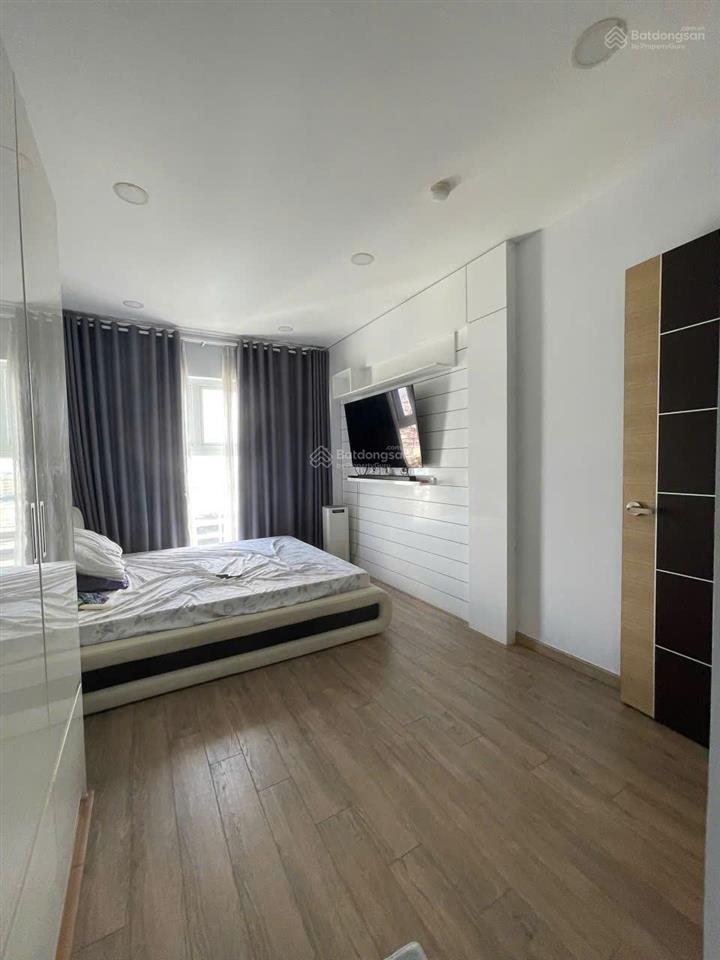 Chính chủ bán chung cư xi grand court, 110m, căn góc, 3 phòng ngủ, sổ hồng, giá 9.9 tỷ 0901 499 ***