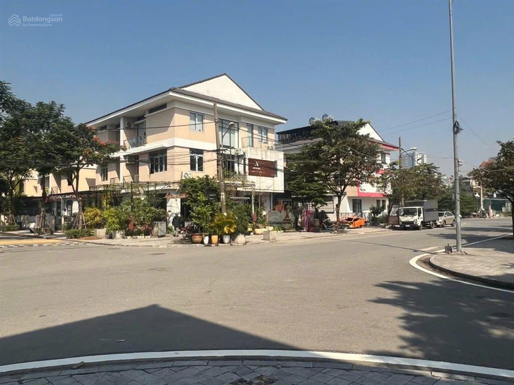Bán căn biệt thự khu đô thị mới an phú. dương nội hà đông 236m2x 4 tầng mặt tiền 30m ô tô tránh kd
