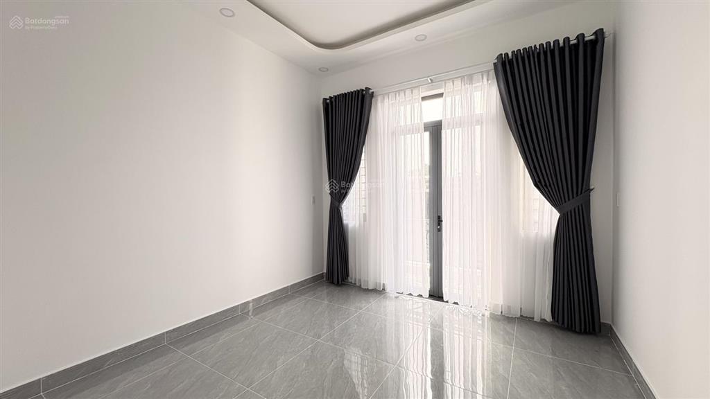 Biệt thự mini mới ngay chợ hóc môn  ngang 7m  100m2 hơn 5 tỷ