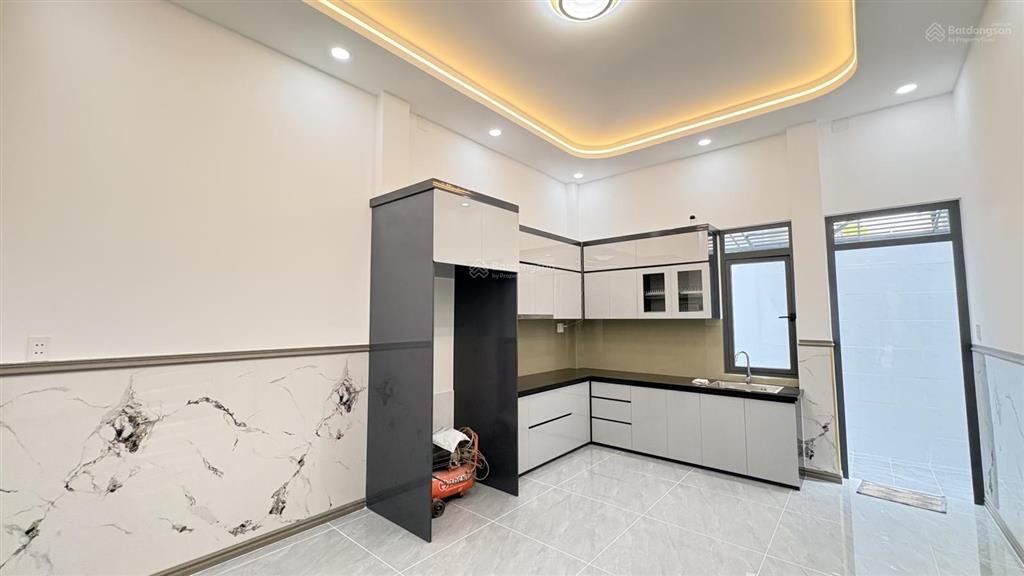 Biệt thự mini mới ngay chợ hóc môn  ngang 7m  100m2 hơn 5 tỷ