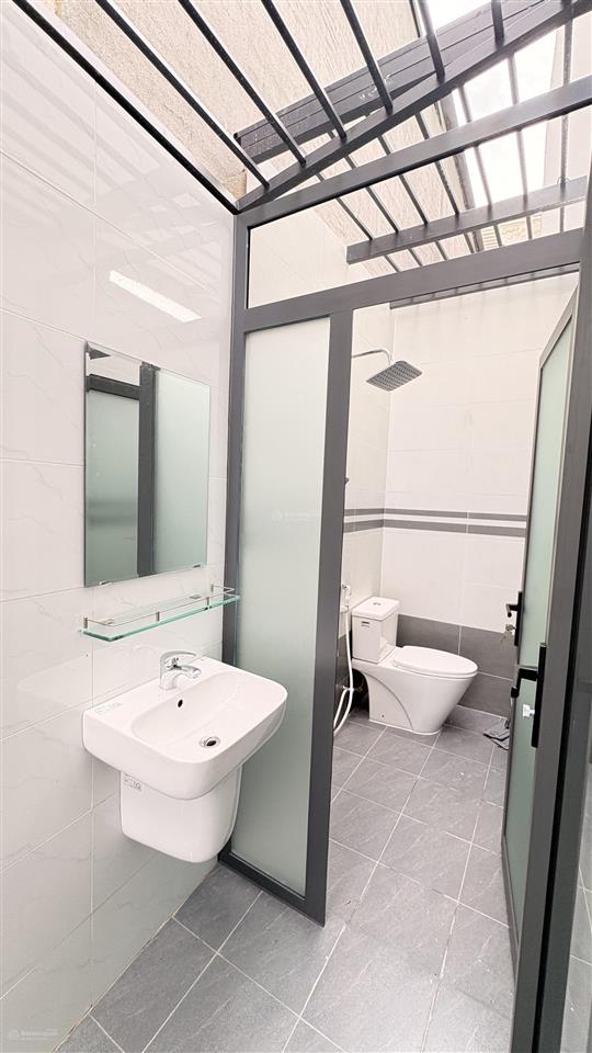 Biệt thự mini mới ngay chợ hóc môn  ngang 7m  100m2 hơn 5 tỷ