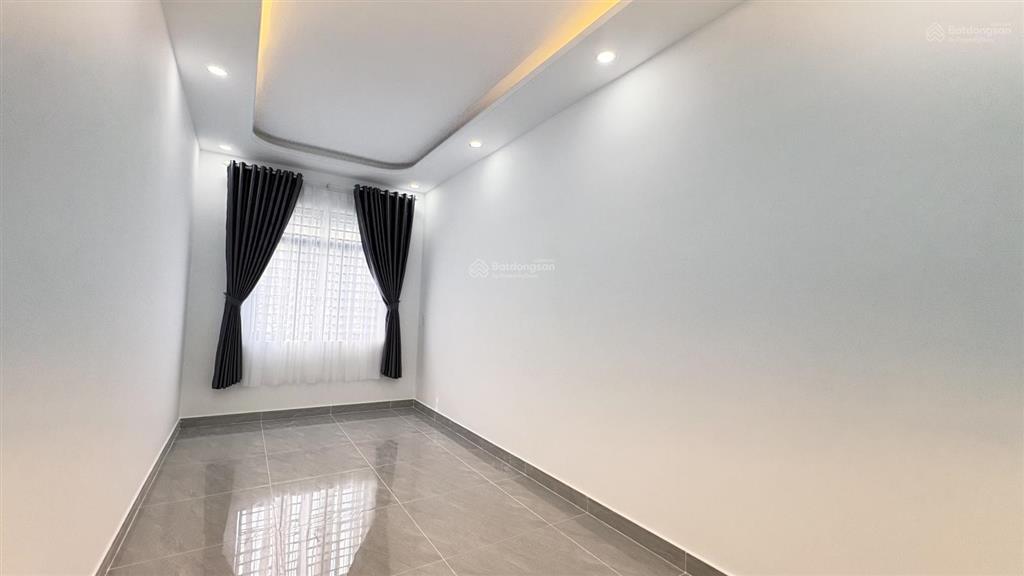 Biệt thự mini mới ngay chợ hóc môn  ngang 7m  100m2 hơn 5 tỷ