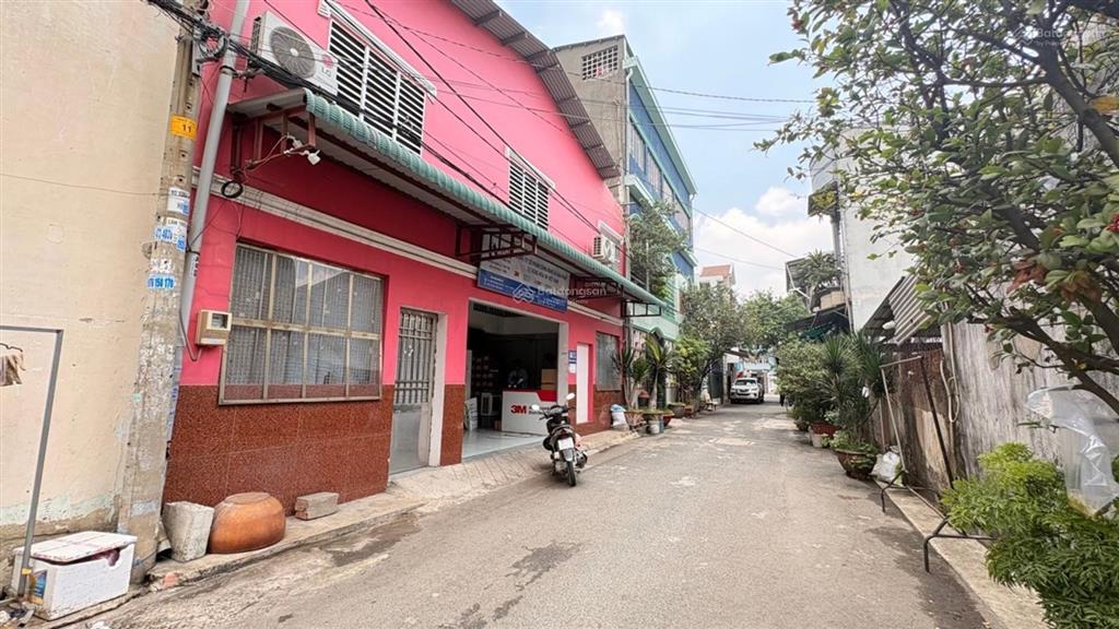 Nhà khu vip trung mỹ tây ngay ngã 4 an sươngngang 5,5msát trường th quang trunghơn 4 tỷ