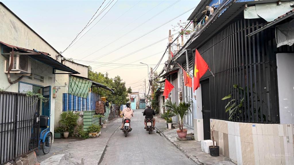 Gấp bán nhà ngay bến xe an sương 42m2 chỉ 3,05 tỷ