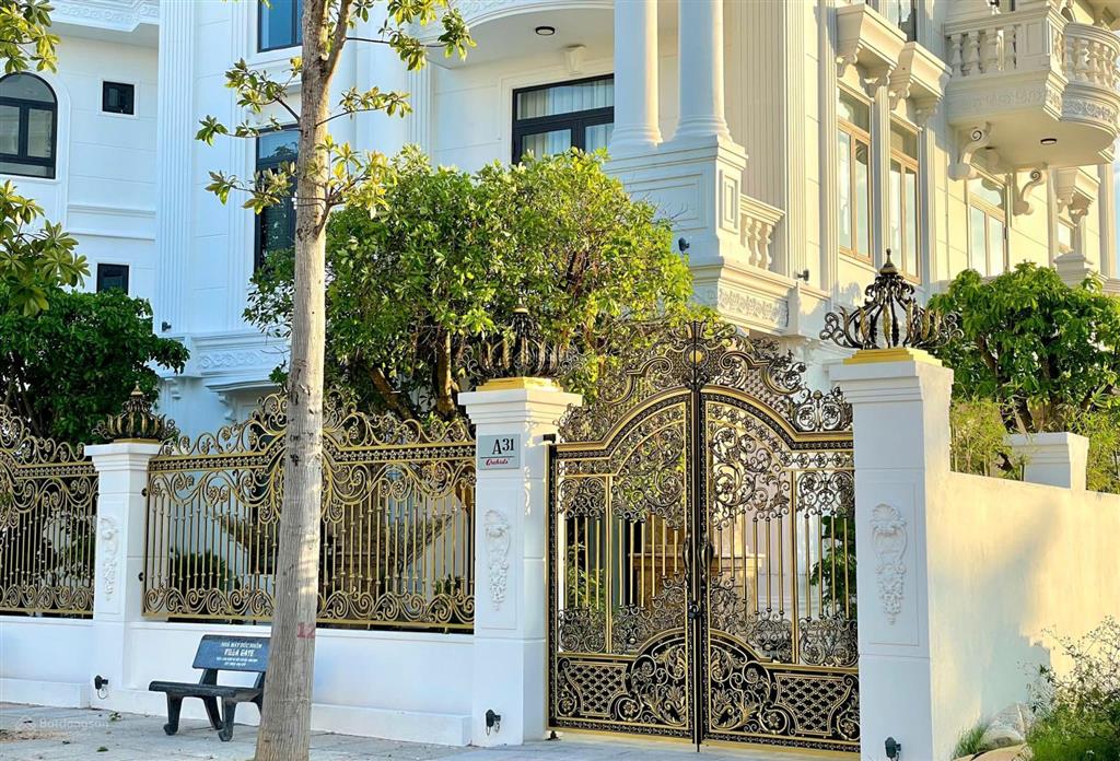 Chênh lệch 2 tỷ  biệt thự tân cổ điển, sân vườn 311m2 | khu biệt thự đại phú gia quy nhơn
