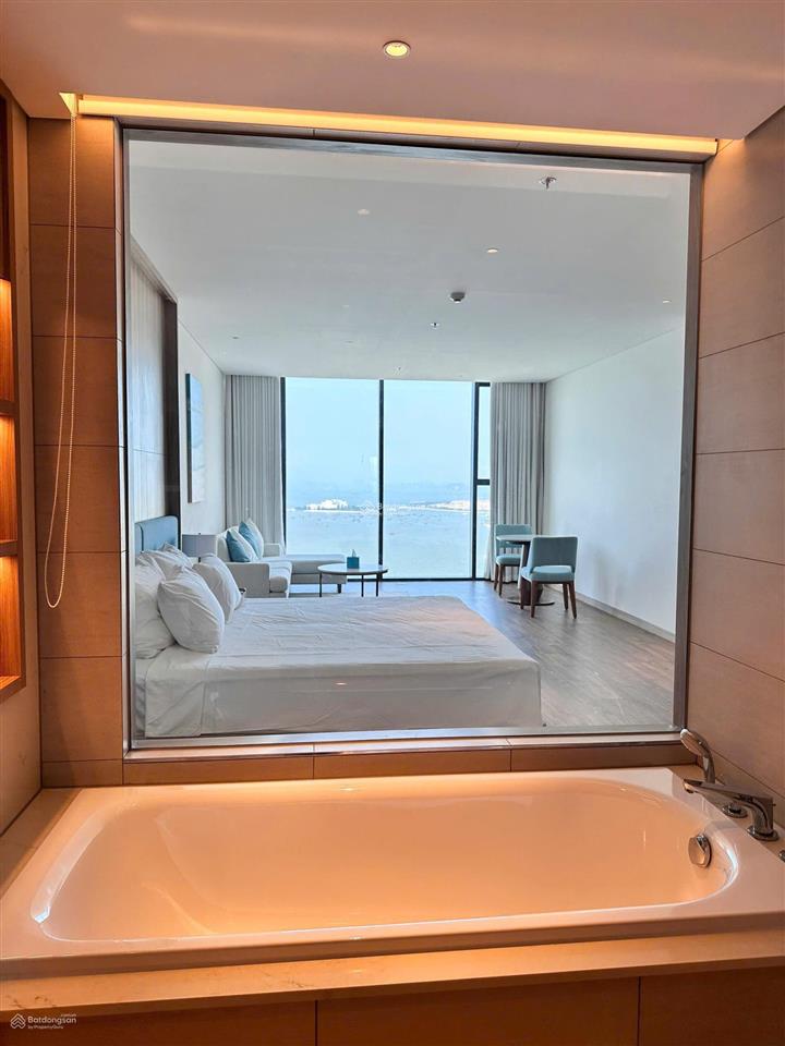 Cắt lỗ sâu 1 tỷ căn 2 ngủ a la carte hl toà a view trực diện biển bán nhanh trong tuần mua là lãi