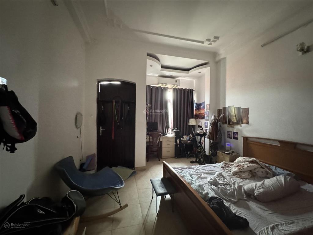 Hàng hiếm  vị trí rất đẹp gần đh hutech sau lưng căn mt nguyễn gia trí  đường 8m 4x16m 4 tầng