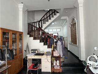 Hàng hiếm  vị trí rất đẹp gần đh hutech sau lưng căn mt nguyễn gia trí  đường 8m 4x16m 4 tầng