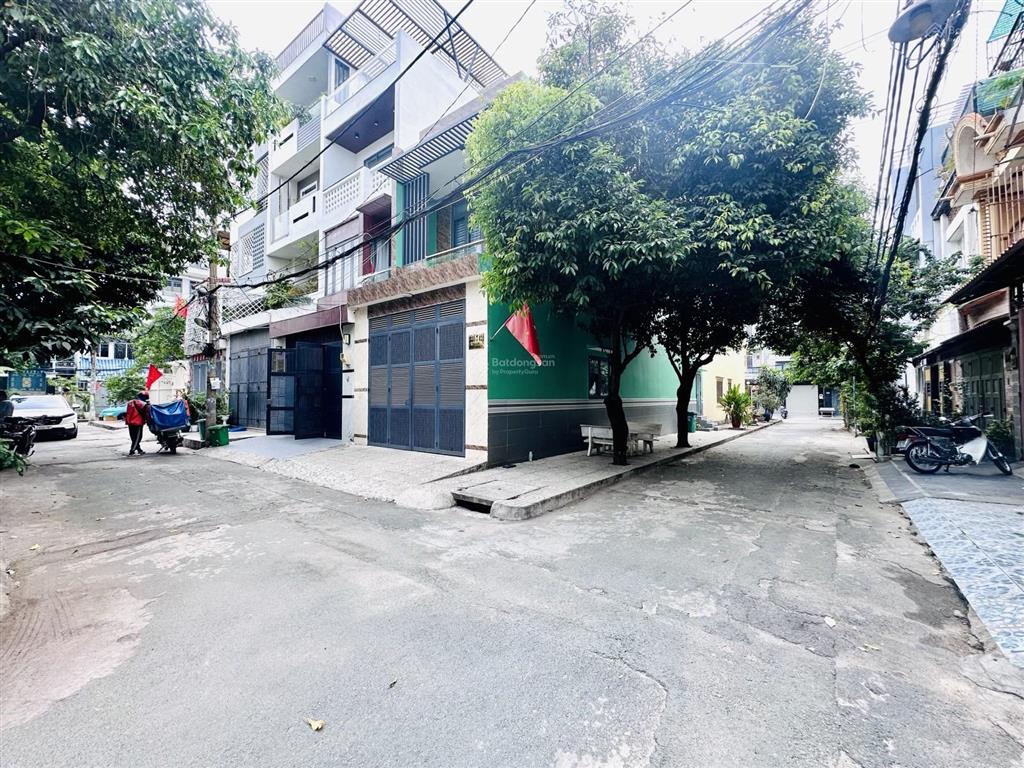 Nhà sát bên emart phan huy ích  3 tầng 4,5x19m đường 8m thông  vị trí rất đẹp cho tương lai