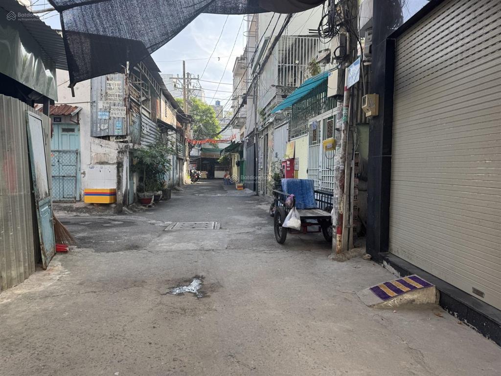 Ngộp giảm giá bán gấp chỉ 85tr/m2  đất 230m2 ngang 10,4m đường 6m ngay đh công thương lê trọng tấn