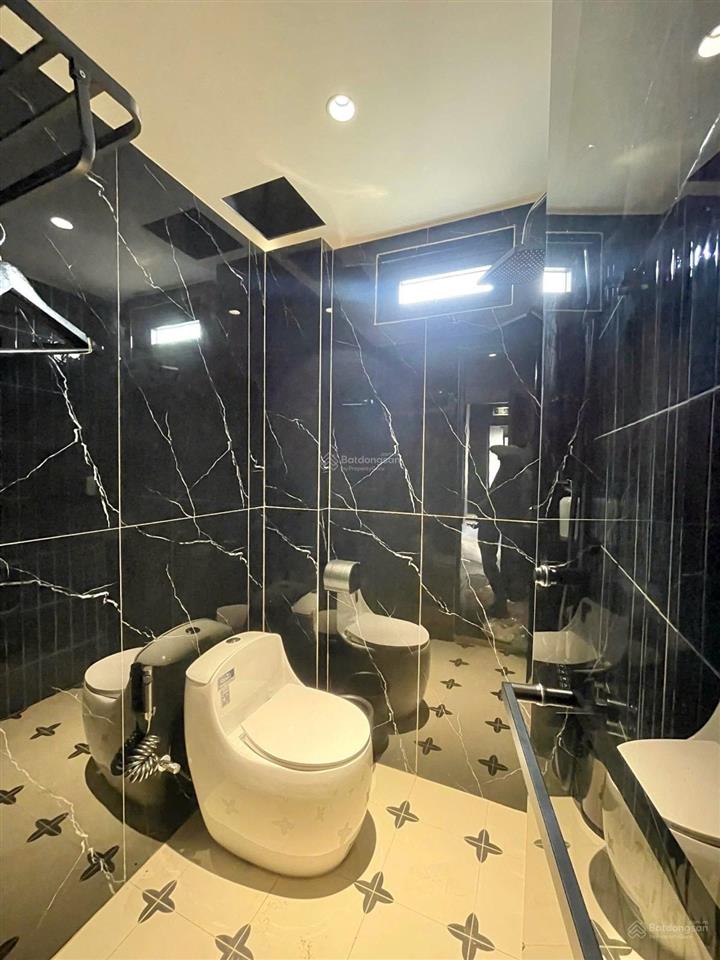 Giá giảm mạnh 3 tỷ  bán khách sạn luxury  ngang 10,2m 6 tầng 25p thu nhập 150tr/th lê đức thọ