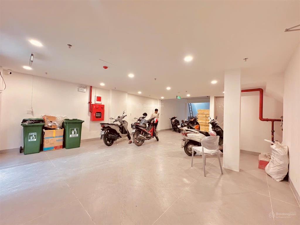 Giảm mạnh 2ty  bán gấp chdv 7 tầng ngang 7,5m thu 135tr/th  thang máy pccc đủ ở nguyễn oanh gvap