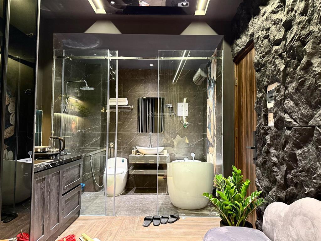 Siêu hiếm  giảm giá mạnh homestay siêu đẹp 5 tầng ngang 7m thu nhập 110tr/tháng gần trường chinh
