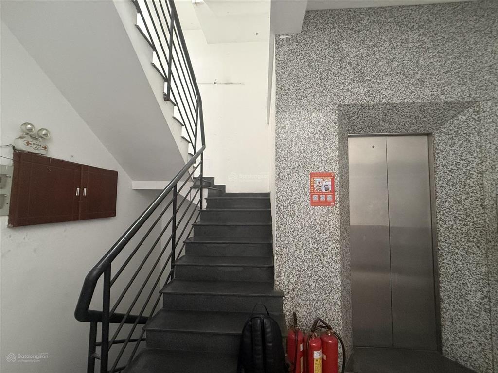Hàng hiếm ngay sân bay tsn  tòa chdv 7 tầng 50ph thu 140tr/th  vị trí siêu đẹp tại sân bay
