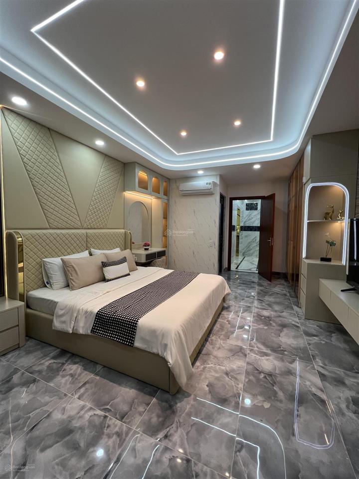 Chủ ngộp giảm mạnh 1,5 tỷ  chỉ nhỉnh 8t có nhà 6 tầng thang máy hẻm 1/ xe hơi nguyễn văn khối