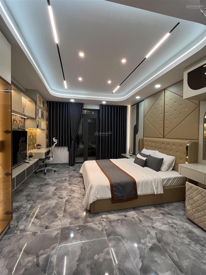 Chủ ngộp giảm mạnh 1,5 tỷ  chỉ nhỉnh 8t có nhà 6 tầng thang máy hẻm 1/ xe hơi nguyễn văn khối