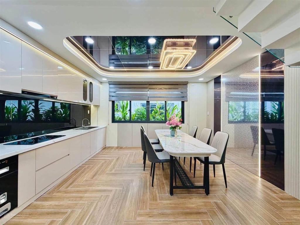 Nhà mới xinh lung linh  ngang 4,7m xây 5 tầng đường 5,5m phạm văn chiêu gò vấp