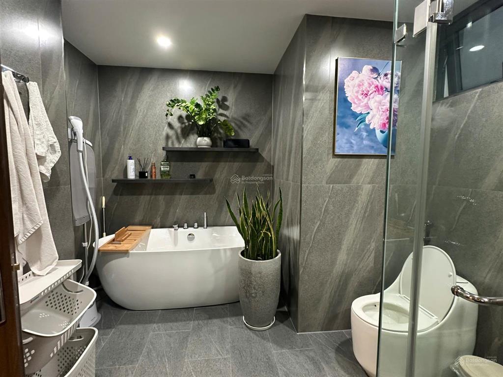 Bán căn hộ 4pn, 2wc, 135m2 tầng trung tại new skyline, văn quán, view đẹp, giá 9x tỷ
