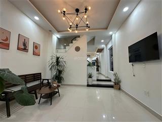 Cho thuê nnc phường 10 đà lạt. hiện trạng nhà trống . giá 12 triệu. uyên 0948 676 ***