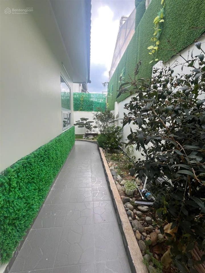 Bán villa mini phường 8 đà lạt. 201m2. xe hơi đậu vô sân. uyên 0948 676 ***