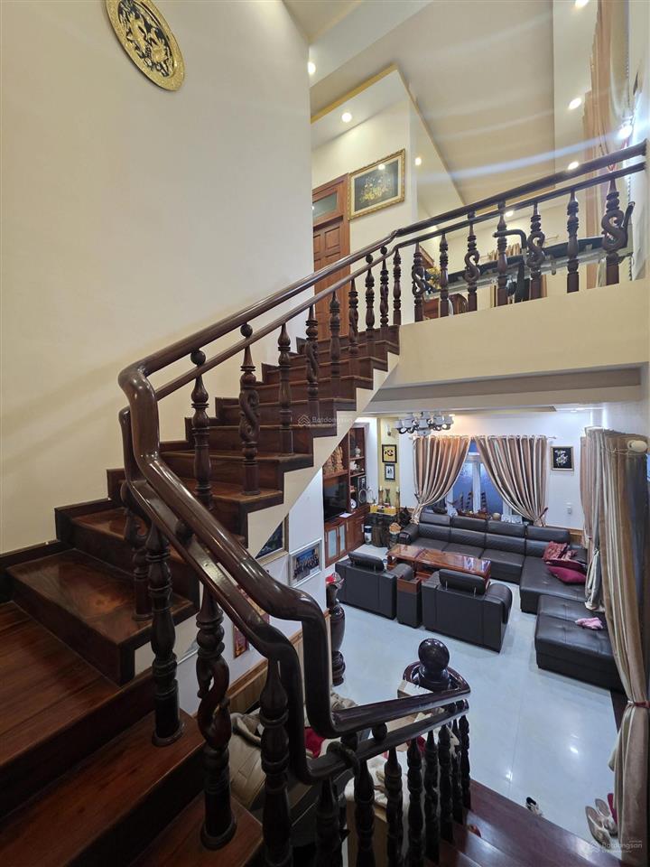 Bán nhà phường 6 khu vưc an ninh tiện ích. uyên 0948 676 ***