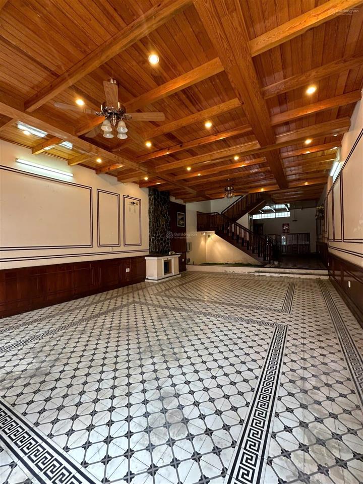 Cho thuê nhà mặt tiền kinh doanh văn phòng, studio, spa. uyên 0948 676 ***