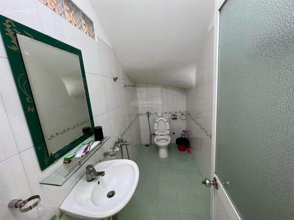 Cho thuê nhà nguyên căn sân đậu xe hơi phường 9 lữ gia đà lạt. uyên 0948 676 ***