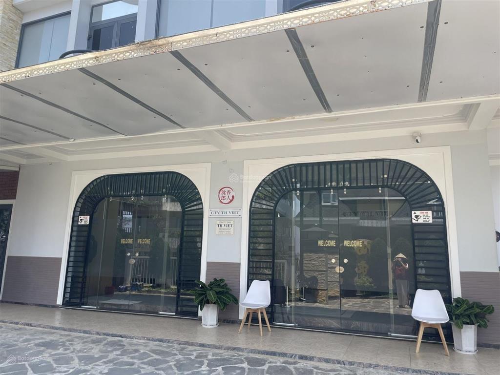 Phù hợp kinh doanh văn phòng, showroom... uyên 0948 676 ***