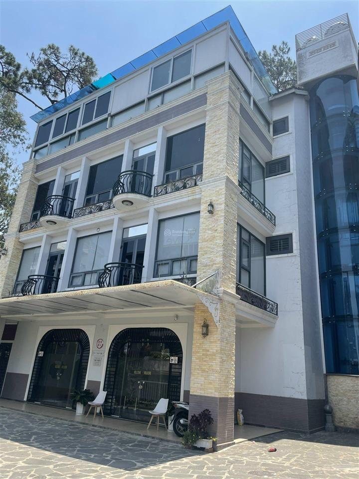 Phù hợp kinh doanh văn phòng, showroom... uyên 0948 676 ***