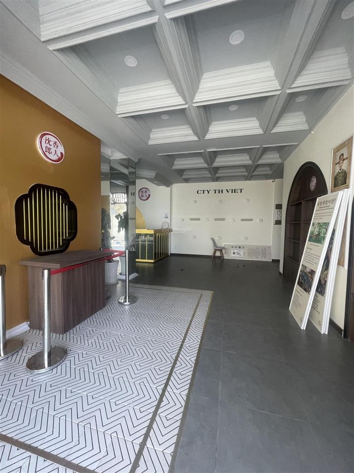 Phù hợp kinh doanh văn phòng, showroom... uyên 0948 676 ***