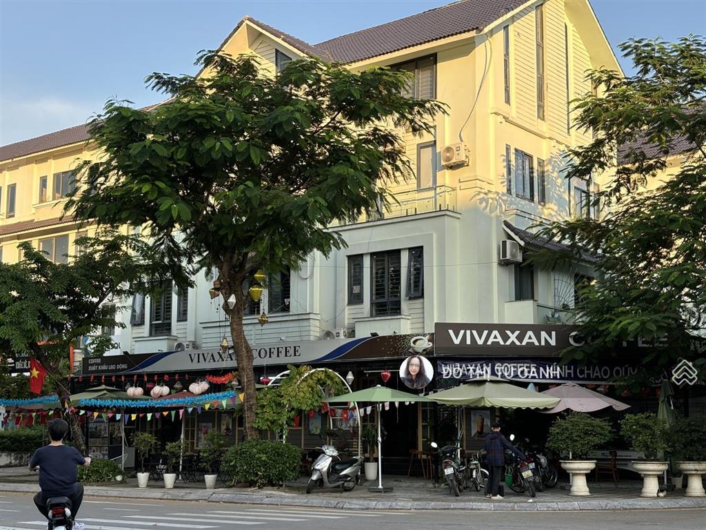 Giữ 40 tỷ trong ngân hàng hay mua căn này để có dòng tiền 700 triệu/năm? bán biệt thự mặt hồ