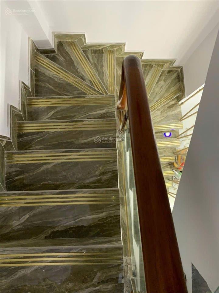 Hot! có 1 0 2! chính chủ cho thuê nhà lý thái tổ, phường 1, quận 3 giá 14 triệu