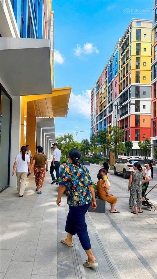 Bán căn hộ studio hướng nam view đại lộ hoa cực đẹp, tầng cao, vị trí toà đẹp.  0843 237 ***