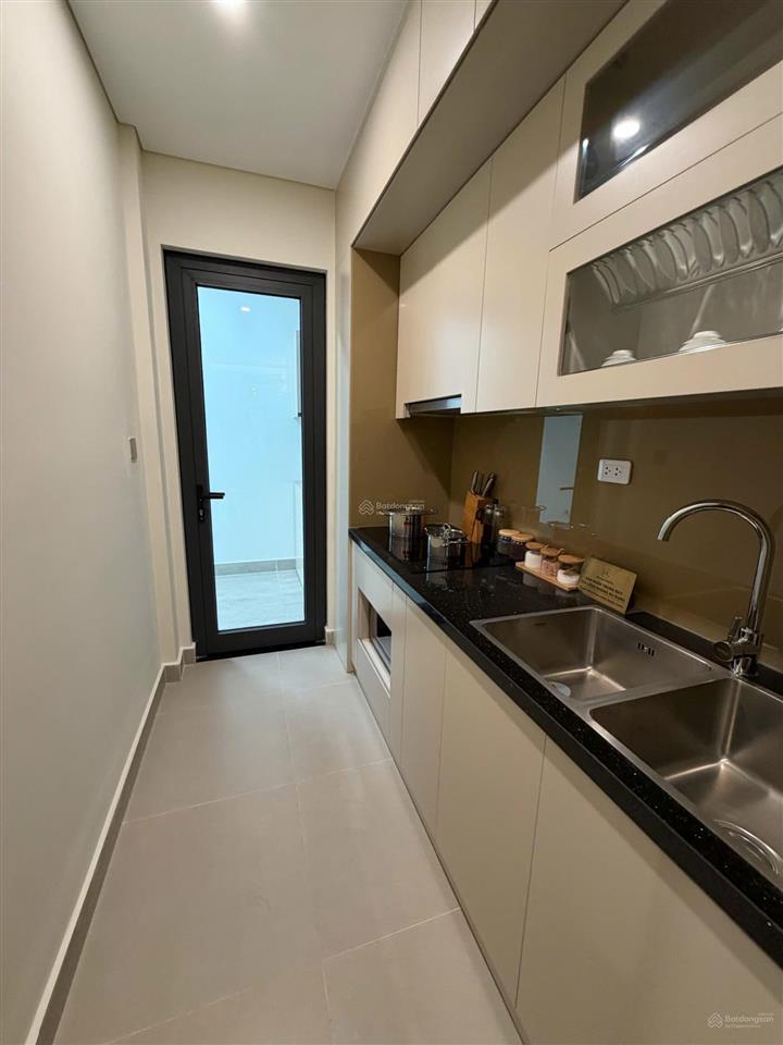 Căn hộ 2 phòng ngủ giá 4,183 tỷ giá hời chung cư, tầm view bể bơi, diện tích 67m2.  0843 237 ***
