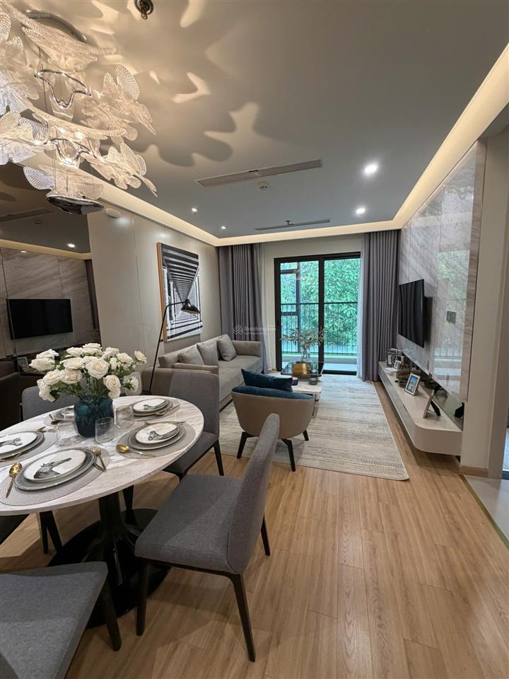 Căn hộ 2 phòng ngủ giá 4,183 tỷ giá hời chung cư, tầm view bể bơi, diện tích 67m2.  0843 237 ***