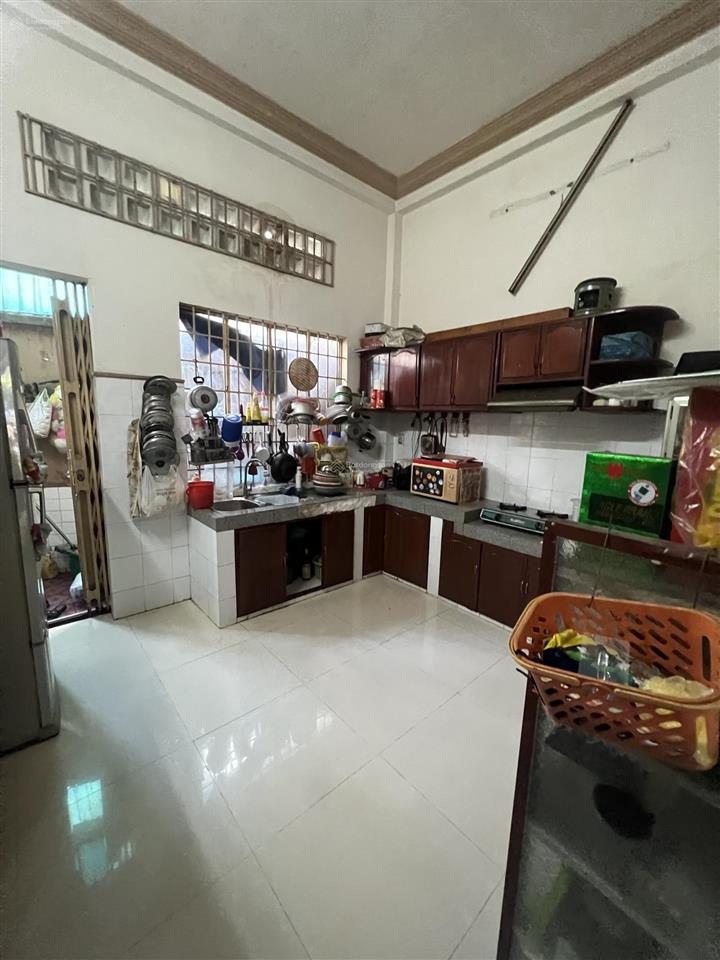 Cho thuê nguyên căn mặt tiền đường mê linh, phường 19 (cũ). dt 4,2x22m. trệt, 3 lầu. giá 49tr