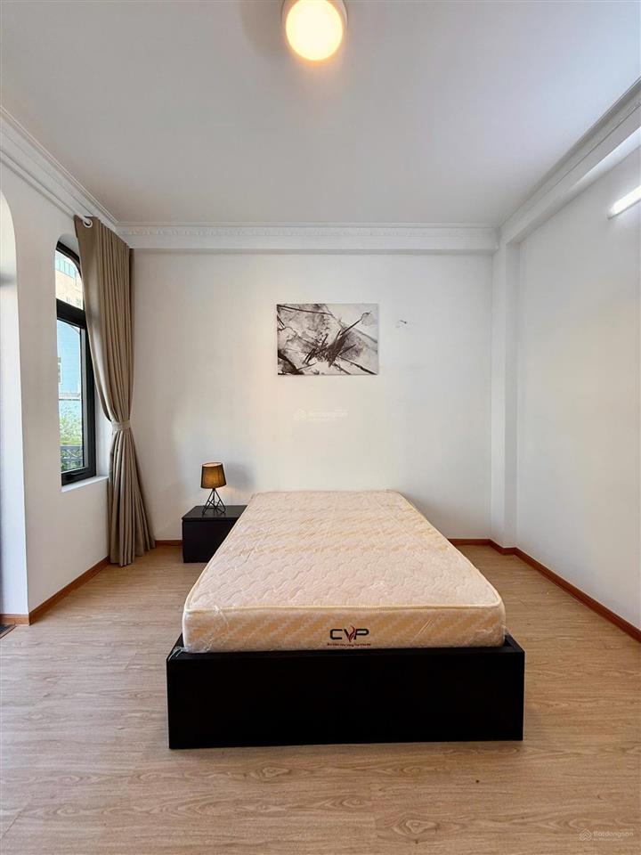 Cho thuê nguyên căn đường nguyễn hữu cảnh . phường 19.bình thạnh.9 phòng ,thang máy .60tr