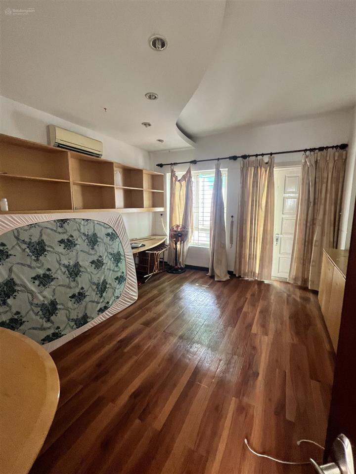 Cho thuê nguyên căn 4 lầu .đường lê quang định.,9p,9wc(thang máy)giá 45tr