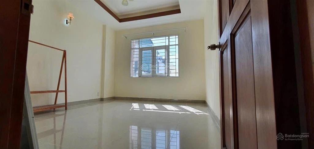 Cho thuê nhà .đường nguyễn trãi quận 1.trệt 3 (5p) giá 26tr