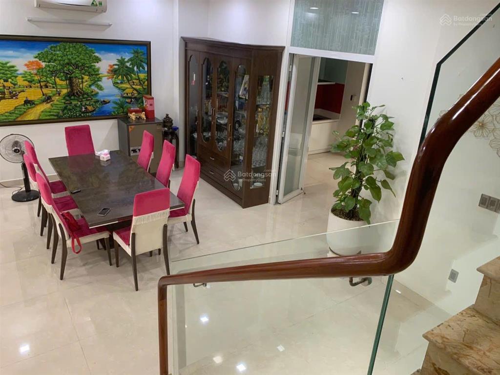 Cho thuê nhà đường hoa phượng, phú nhuận.dt8x18( 3lầu) 98tr