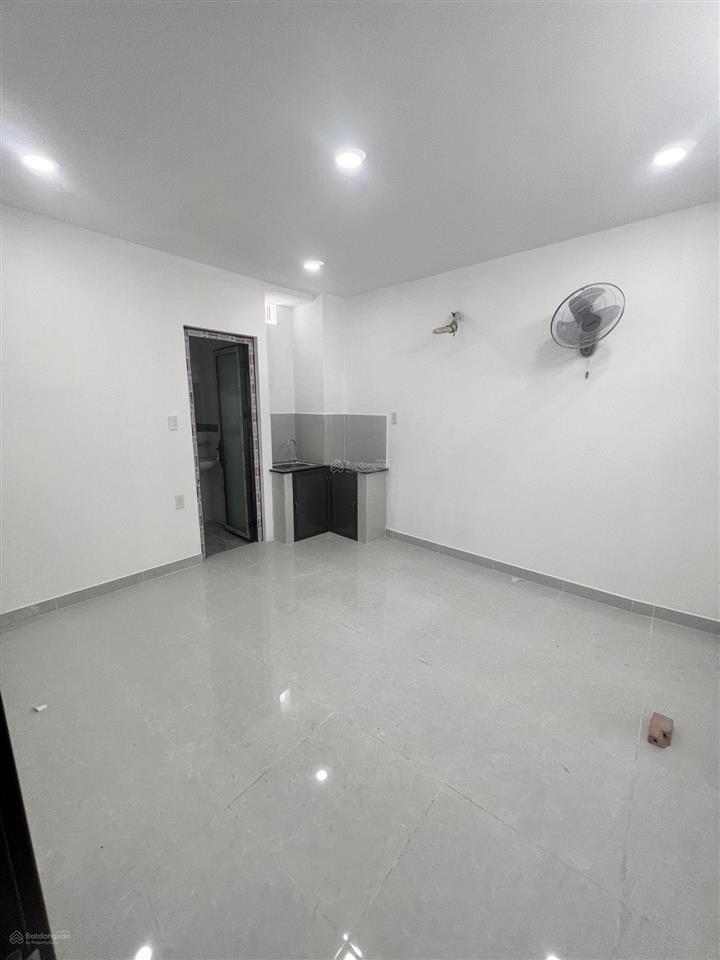 Cho thuê nhà đường ngô tất tố. phường 19 (cũ). quận bình thạnh. 6x20 (5 lầu) 170tr (532m2)