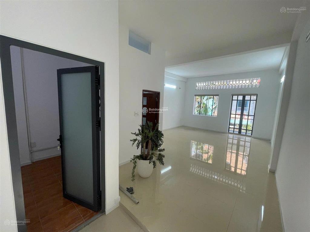 Cho thuê nhà đường ngô tất tố. phường 19 (cũ). quận bình thạnh. 6x20 (5 lầu) 170tr (532m2)