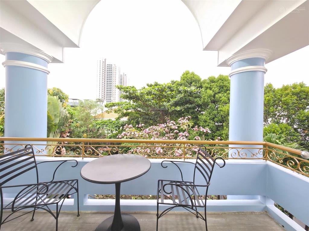 Cho thuê nhà ,biệt thự sân vườn 480m2 (2 lầu )7 phòng.quốc hương ,thảo điền .q2.tphcm(140tr)