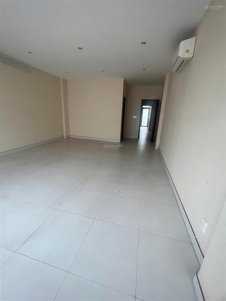 Mặt tiền nguyễn bỉnh khiêm q1 1 trệt 3 lầu st