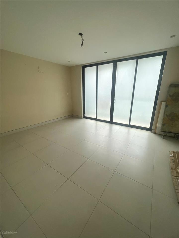 Mặt tiền nguyễn bỉnh khiêm q1 1 trệt 3 lầu st