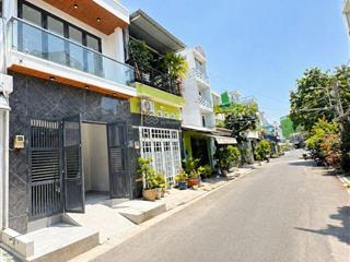 Bán nhà đường chiến lược xây 2 tầng hẻm 8m dt ngang 10x13. sổ không huy hoạch không lộ giới 4pn .