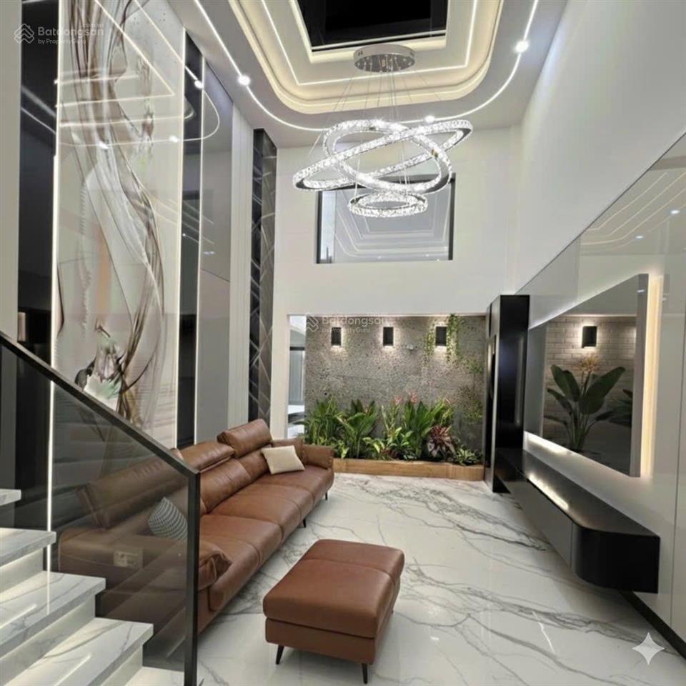 Bán nhà mặt tiền ấp chiến lược gò xoài xây 5 tầng dt 4x17m giá 10tỷ8 sổ không lộ giới 6pn 5 toilet