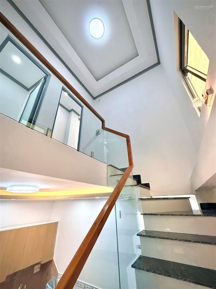 Bán nhà tỉnh lộ 10 khu tên lửa hxh 2 tầng dt 4.2x14 . sổ đẹp vuôn vức nhà gần chợ tiện ít