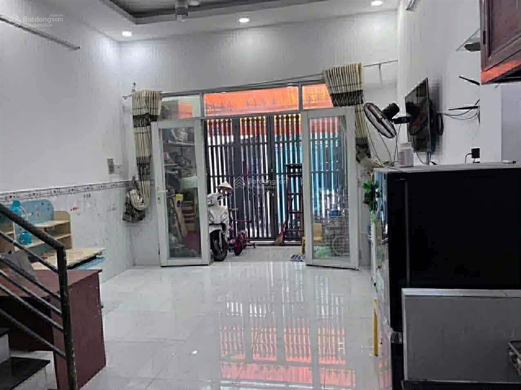 Bán nhà vườn lài hxh q tân phú ngay lũy bán bích 2 tầng dt 4.2x9 2pn không quy hoạch giá 4 tỷ 3