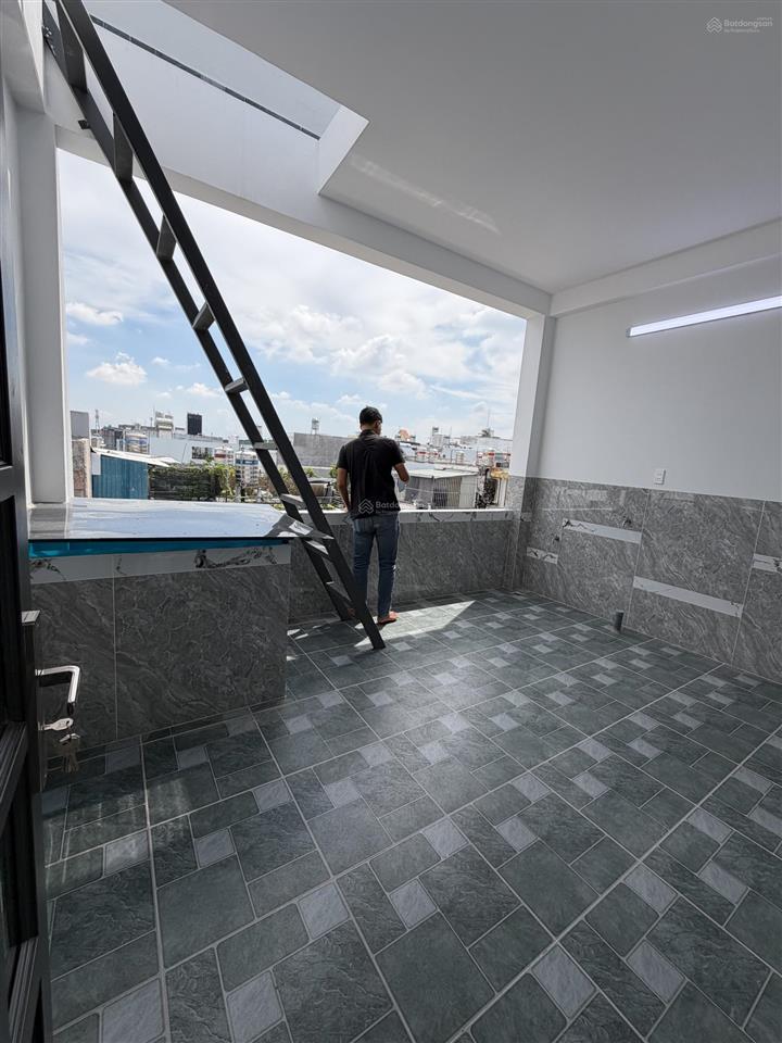 Bán nhà hương lộ 2 bình tân pbtđ hẻm 8m thông 5 tầng nhà mới đẹp 5x13m 5pn không lộ giới.